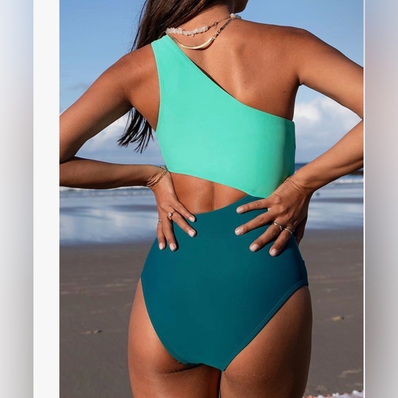 CUPSHE One Shoulder Cutout One-Piece Swimsuit - Picture 2 of 9
